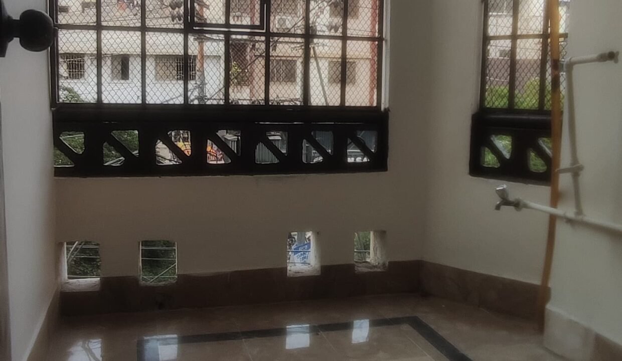 flat for sale Tariq Road 1
