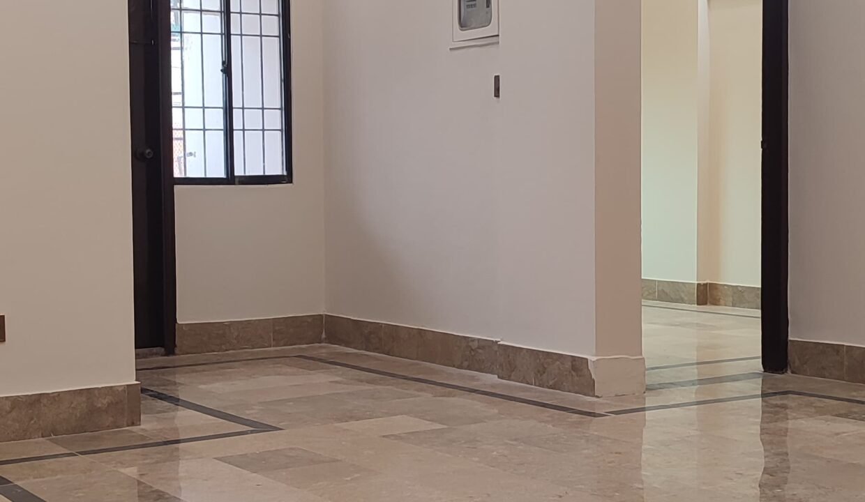 flat for sale Tariq Road 14