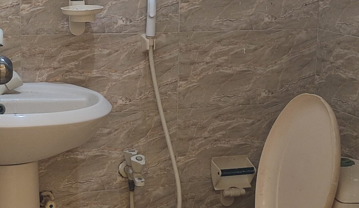 flat for sale Tariq Road6