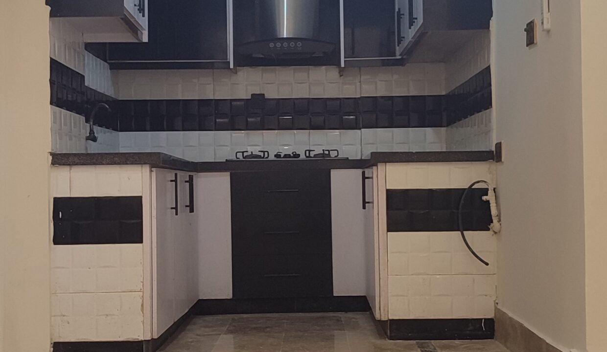 flat for sale Tariq Road8