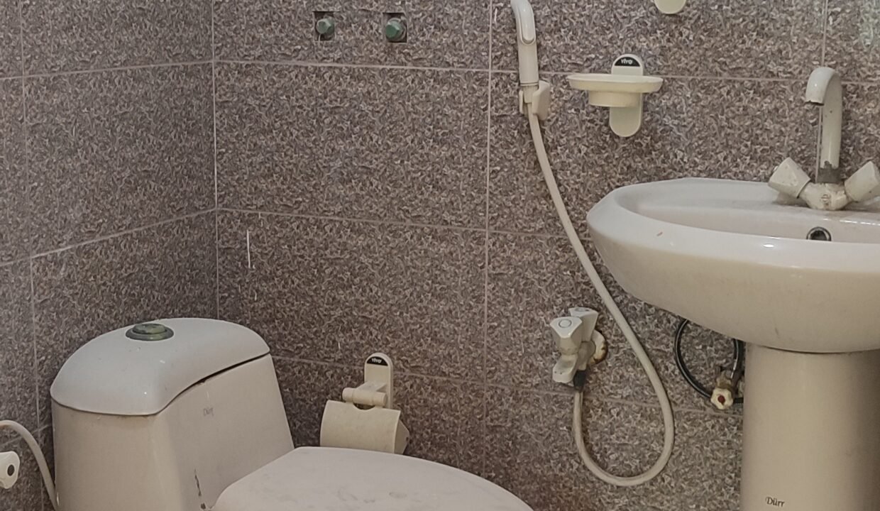 flat for sale Tariq Road7